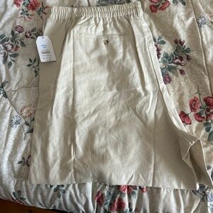 Time and Tru Women's Light Tan Cargo Shorts